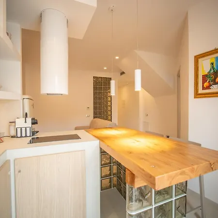 Daira 103 Luxury Sulle Mura Di Lejlighed Cefalù