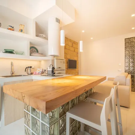 Appartement Daira 103 *